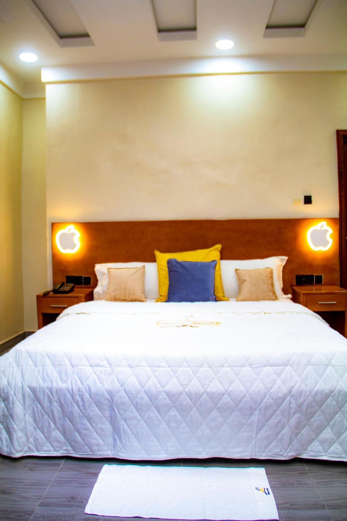 Hotel L'Apero Cotonou Exterior photo