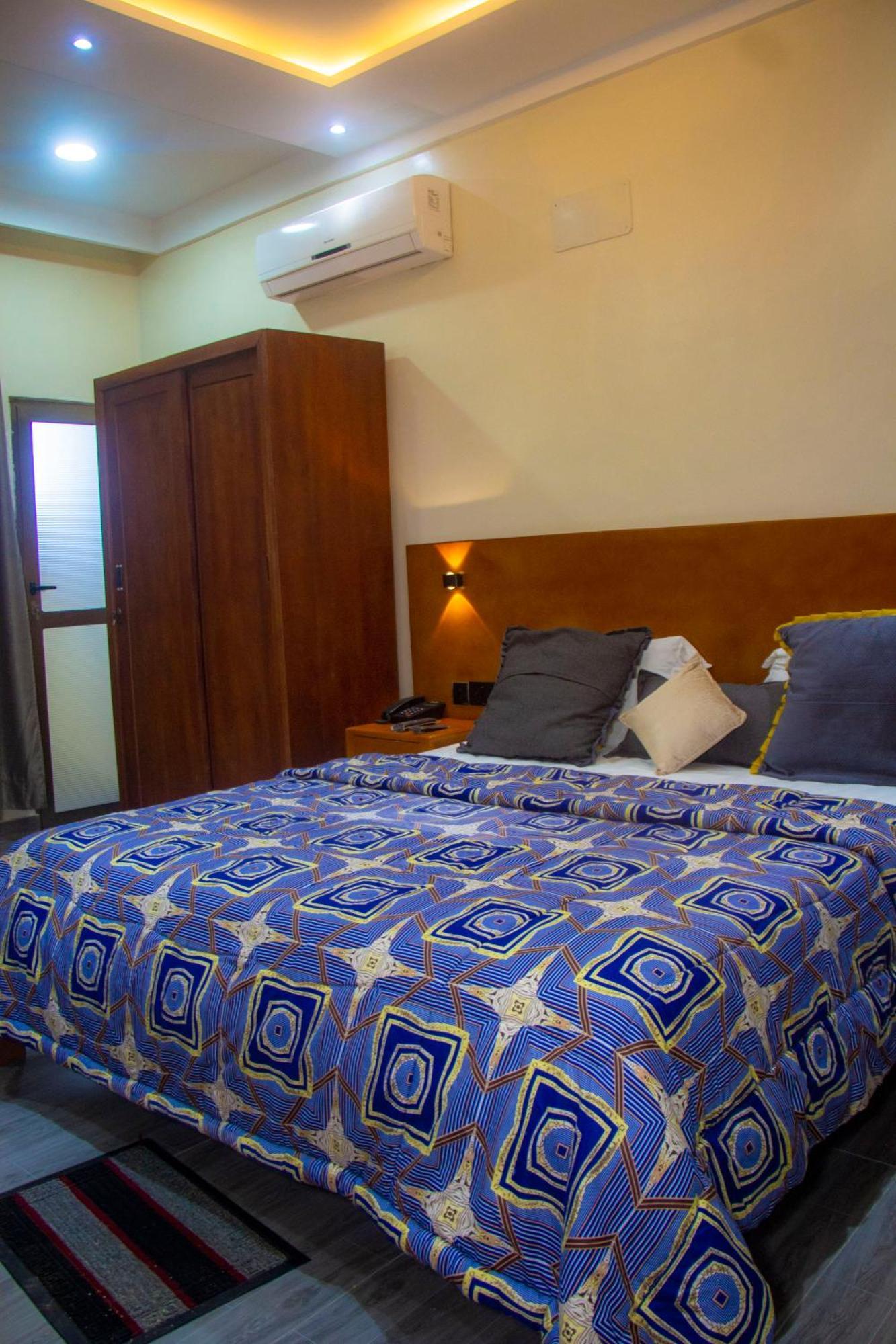 Hotel L'Apero Cotonou Exterior photo